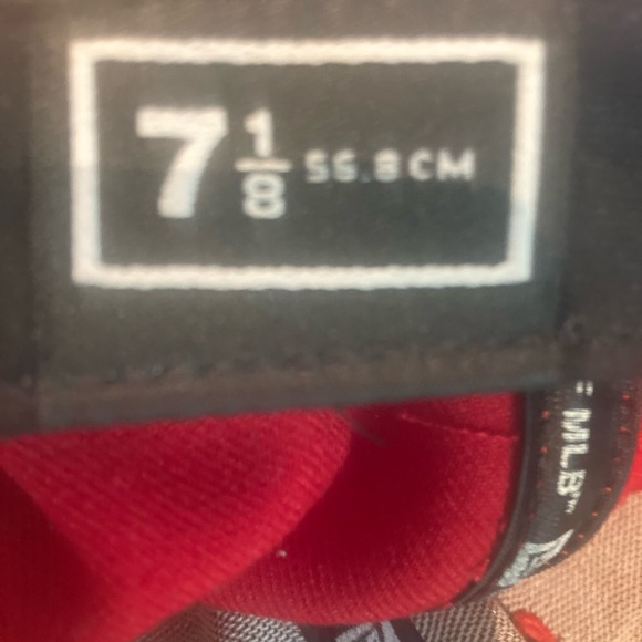 Philadelphia Phillies Ball Cap - Picture 8 of 11